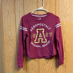 Selling a very new cropped shirt.